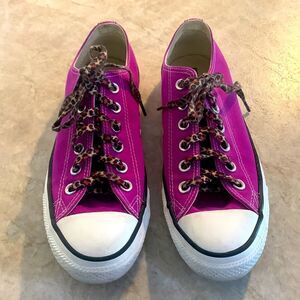 CONVERSE Fuchia All Stars Size 8